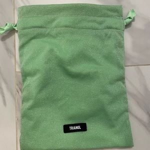 Triangl pouch